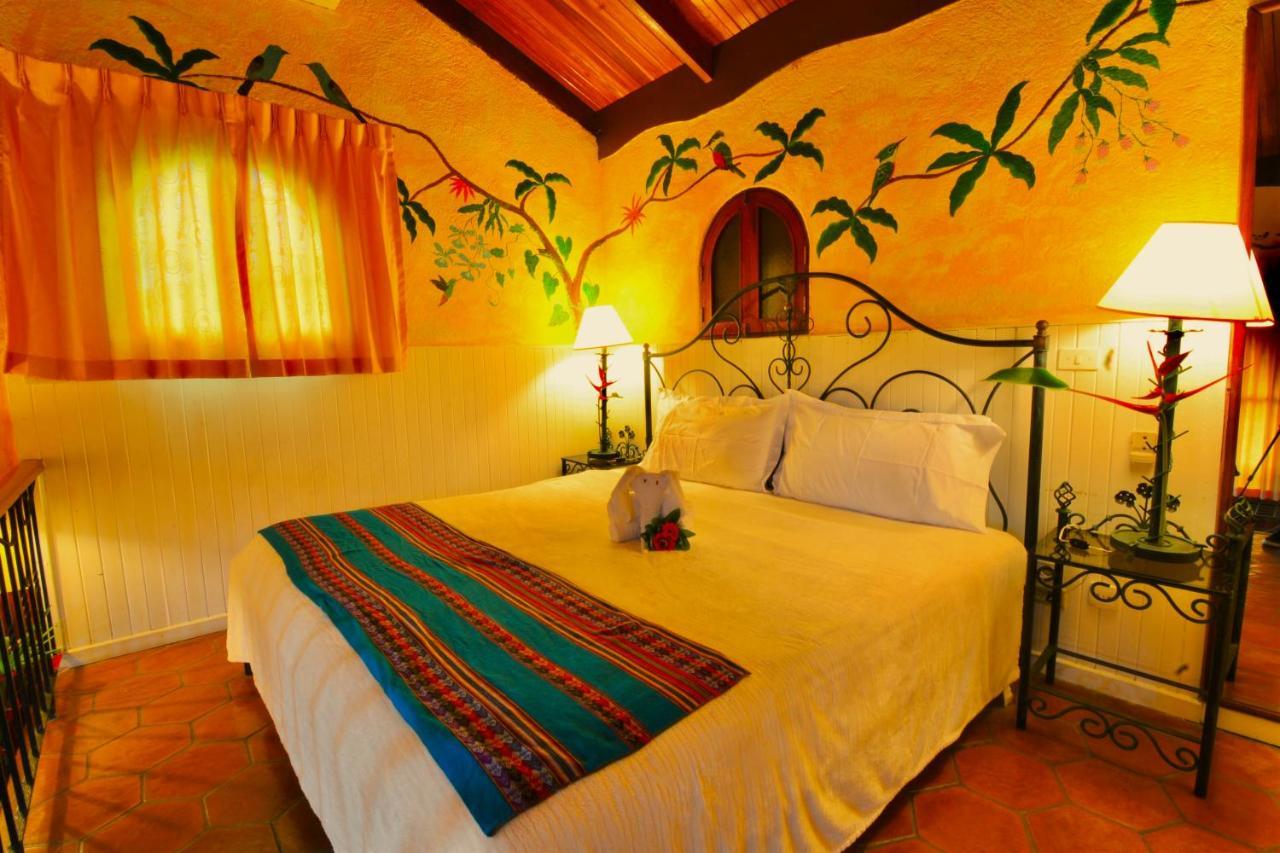 Hotel La Mansion Inn Arenal 纽沃阿雷纳尔 外观 照片