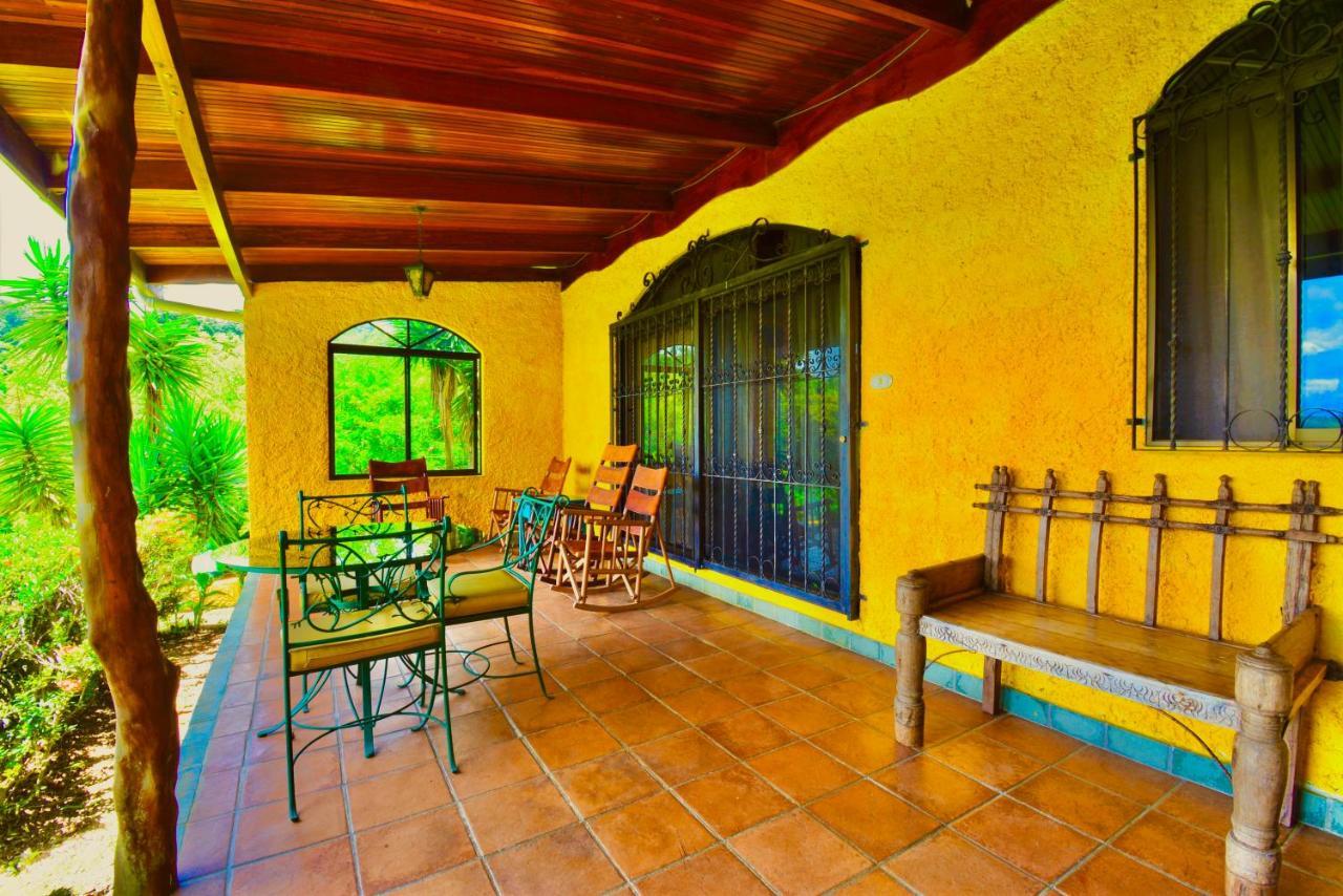 Hotel La Mansion Inn Arenal 纽沃阿雷纳尔 外观 照片