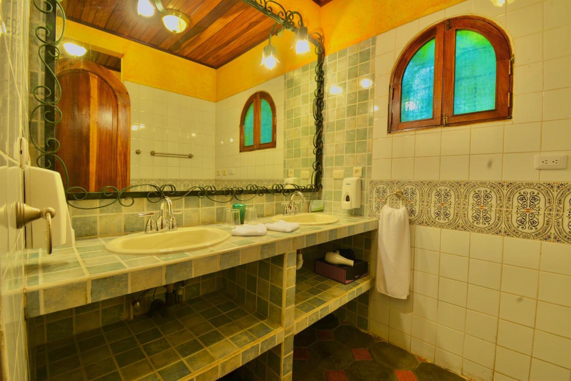 Hotel La Mansion Inn Arenal 纽沃阿雷纳尔 外观 照片