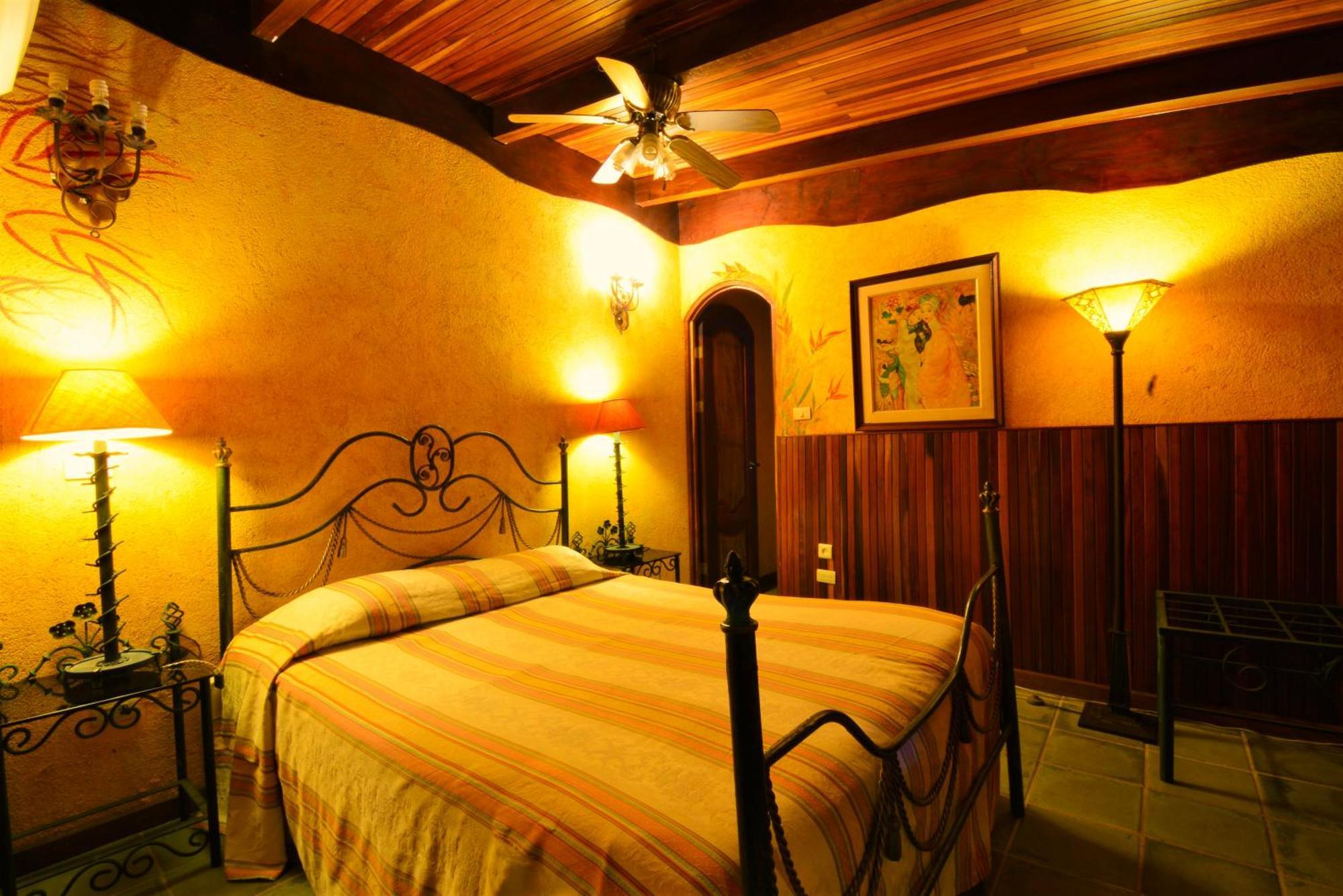 Hotel La Mansion Inn Arenal 纽沃阿雷纳尔 外观 照片