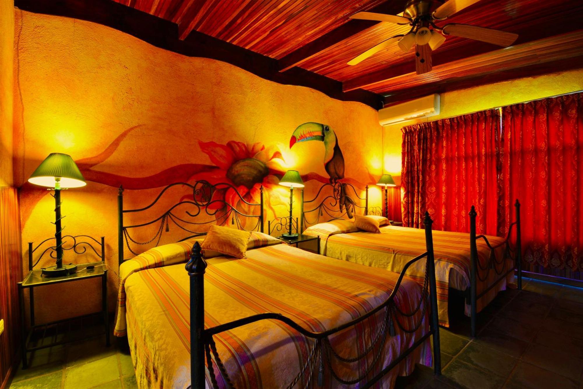Hotel La Mansion Inn Arenal 纽沃阿雷纳尔 客房 照片