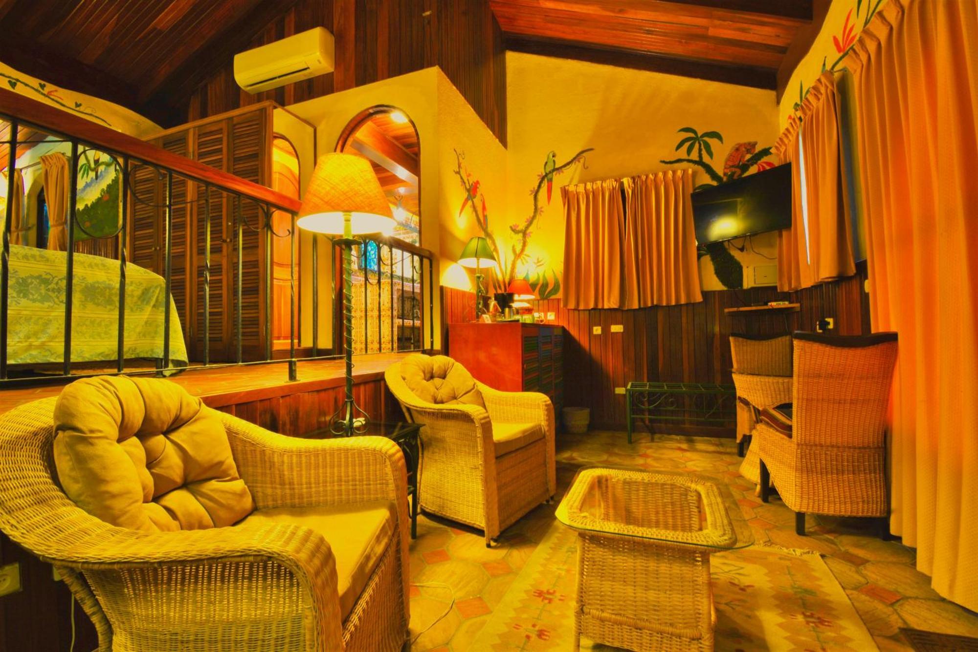 Hotel La Mansion Inn Arenal 纽沃阿雷纳尔 外观 照片