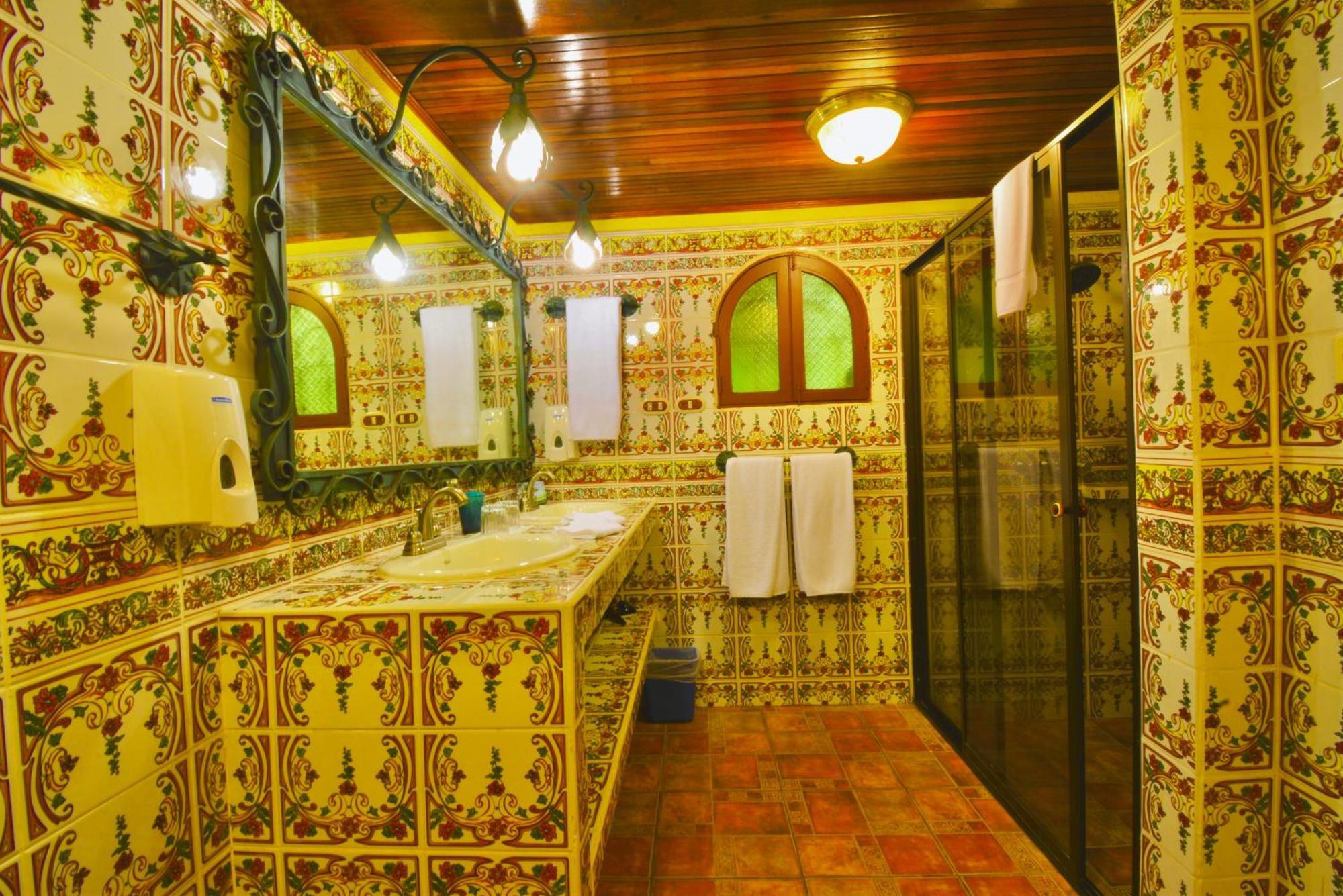 Hotel La Mansion Inn Arenal 纽沃阿雷纳尔 客房 照片