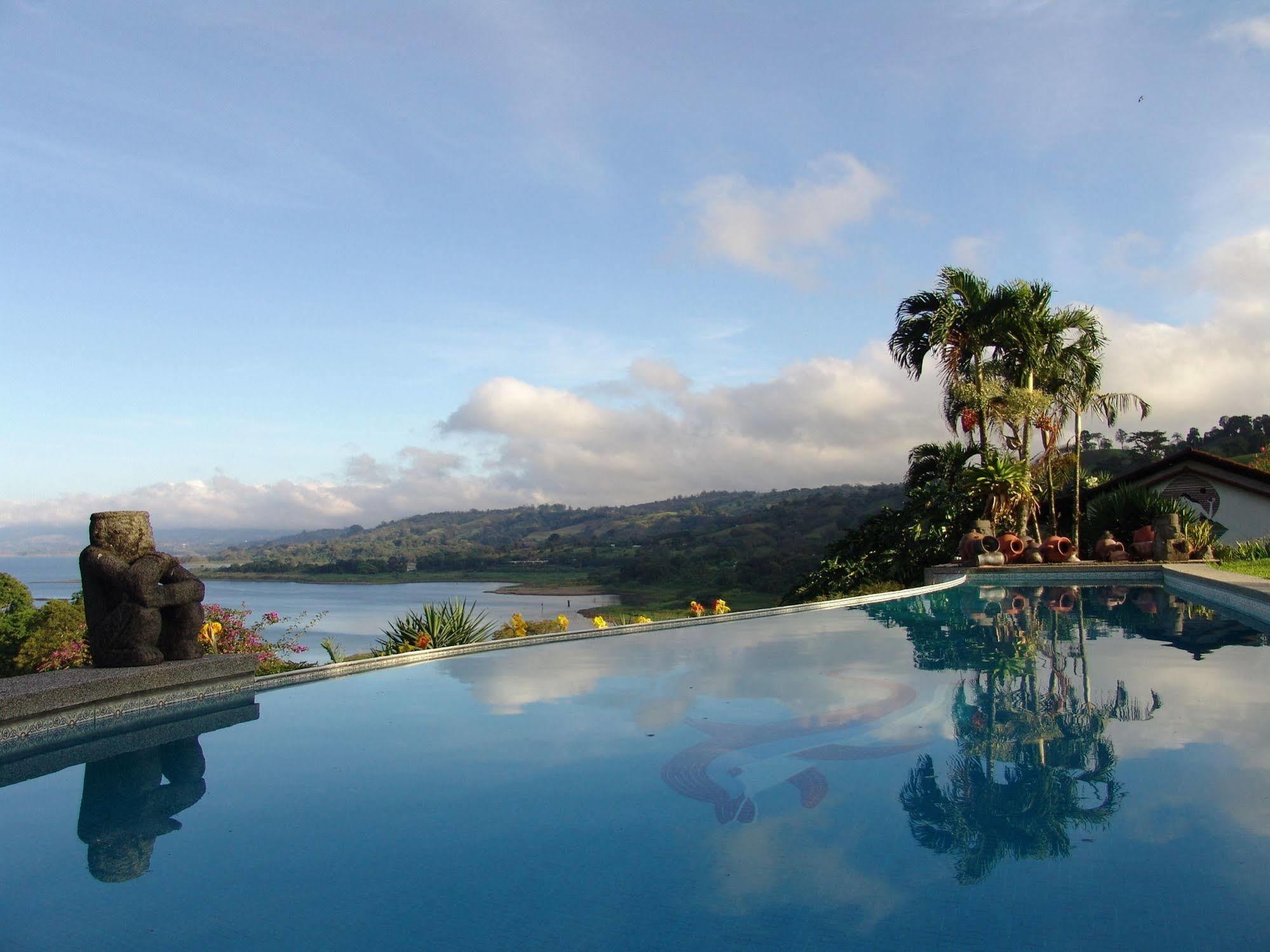 Hotel La Mansion Inn Arenal 纽沃阿雷纳尔 外观 照片